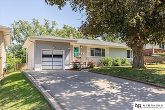 4424 Frederick St, Omaha, NE 68105