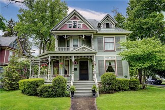 294 N Main St, Canandaigua, NY 14424