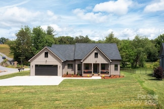 9 Robey Dr, Fairview, NC 28732