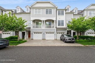 8 Skimmer Ln, Port Monmouth, NJ 07758