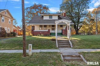 204 S Broad St, Mount Auburn, IL 62547