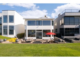 139 N Lotus Beach Dr, Portland, OR 97217
