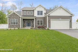 15 Dutch Ln, Halfmoon, NY 12118