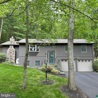 8201 Michaux Dr, Fayetteville, PA 17222