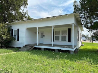 410 N 6th St, Silsbee, TX 77656