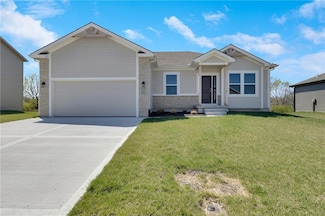 1405 SW 10th Terrace, Oak Grove, MO 64075