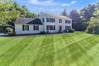 36 Pine Ln, Framingham, MA 01701