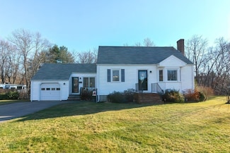 58 Leonard St, Foxboro, MA 02035