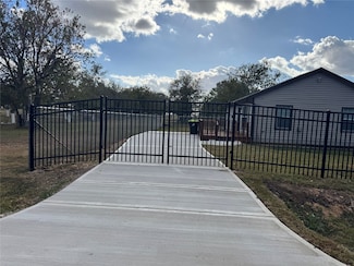 8310 Park St, Needville, TX 77461