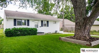 5819 Arbor St, Omaha, NE 68106