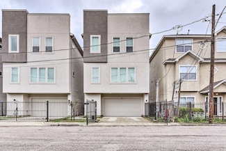 2107 Stuart St, Houston, TX 77004