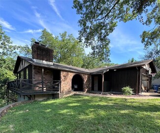1302 Primrose Dr, Arnold, MO 63010