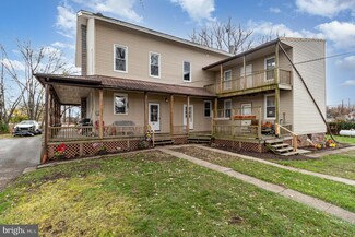 21 1st Ave, Etters, PA 17319