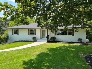 957 Crestridge Dr, Rossville, GA 30741