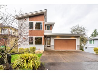 5897 SW Boundary St, Portland, OR 97221