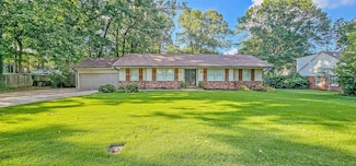6818 Great Oaks Rd, Germantown, TN 38138