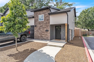 899 N Rupple Rd, Fayetteville, AR 72704