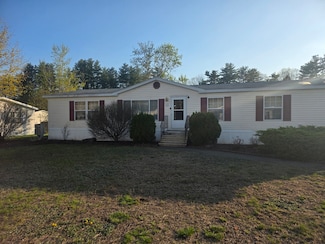 13 Seneca St, Rochester, NH 03867