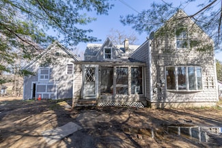 103 S Alpine St, Oakland, ME 04963