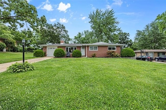 18 Larkin Ln, Saint Louis, MO 63128