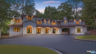 9 Woodhill Rd, Tenafly, NJ 07670