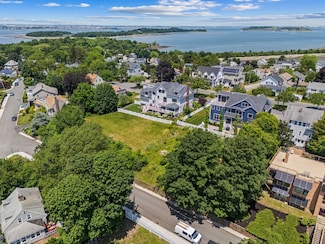 2 Parke Ave, Quincy, MA 02171