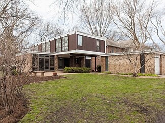 9303 Lincolnwood Dr, Evanston, IL 60203