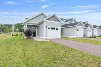 13 Clover Ln, Hinesburg, VT 05461