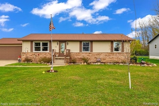 6761 Lorraine St, Marlette, MI 48453