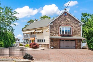 106 Point o Woods Dr, Toms River, NJ 08753