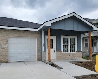 105 Paige Ln, Council Bluffs, IA 51503