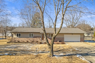 1225 Hemlock Dr, Reedsburg, WI 53959