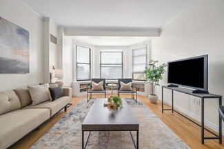 4 Charlesgate E Unit 802, Boston, MA 02215