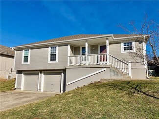 401 N Tepee Dr, Independence, MO 64056