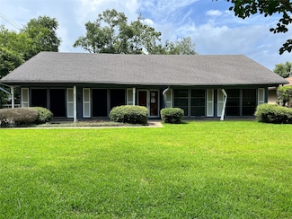 5530 Bristol Dr, Beaumont, TX 77707