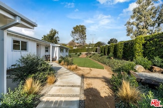 5761 Calpine Dr, Malibu, CA 90265