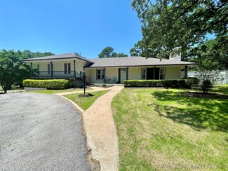 2001 Parkview Dr, Okmulgee, OK 74447