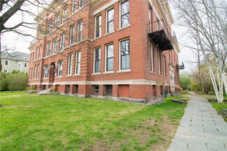 101 Regent Ave Unit 4, Providence, RI 02908