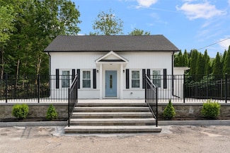 672 Putnam Pike, Greenville, RI 02828