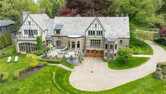 43 Knollwood Dr, Rochester, NY 14618