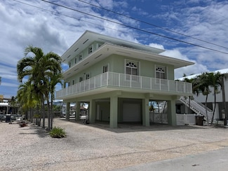 10 Mangrove Ln, Key Largo, FL 33037