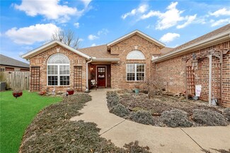 511 Steepro Dr, Centerton, AR 72719
