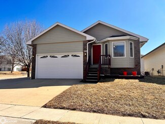 808 High Ridge Rd, Carroll, IA 51401