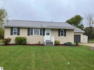 4471 N Mission Rd, Rosebush, MI 48878