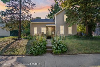 435 N Clinton St, Charlotte, MI 48813