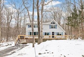 116 Stroud Ct, Dingmans Ferry, PA 18328