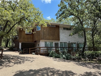 104 Pawnee Trail, Gainesville, TX 76240