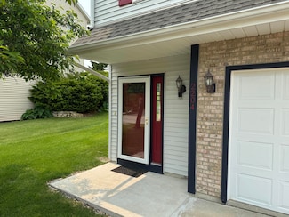 2204 Patrick Ln Unit 2204, Waukesha, WI 53188