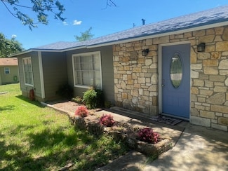 720 N West St, Burnet, TX 78611