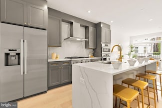 118 Thomas St NW Unit 1, Washington, DC 20001